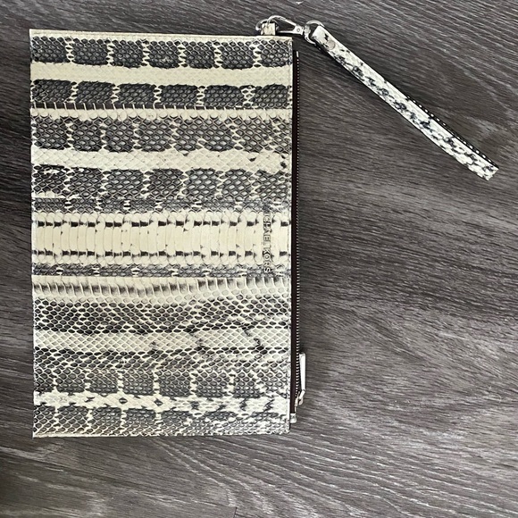 Michael Kors Wallet Clutch - Picture 1 of 3